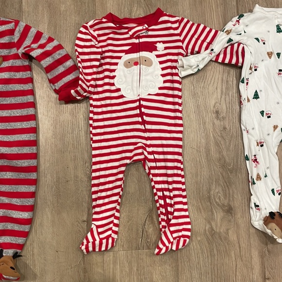 Carters Christmas pajamas 9m - Picture 3 of 4